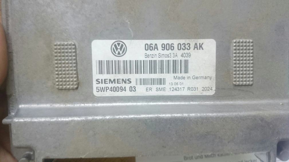 5WP4009403 06A906033AK 4039 SIMOS3.3A VW NEWBEETLE 1.6i OBD.rar